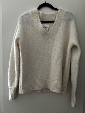 aerie Cream V-Neck Plush Knit Sweater